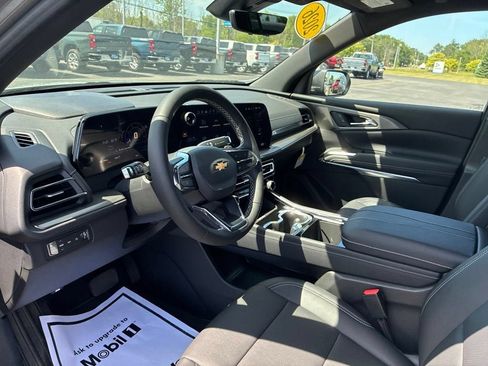 New 2026 Chevrolet Traverse LT w/ Sun and Wheel Package AWD/4WD image 2