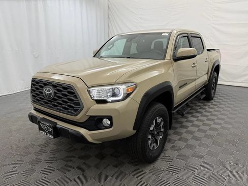 Used 2020 Toyota Tacoma TRD Off-Road AWD/4WD image 2