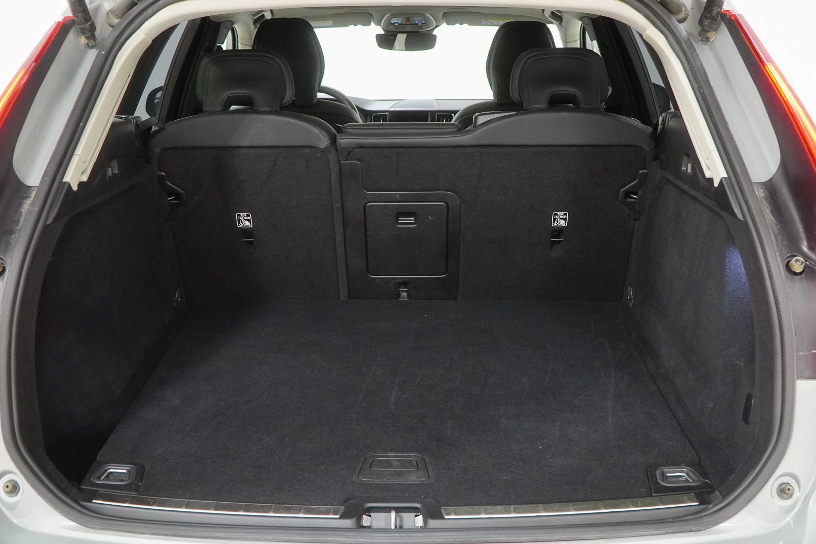 Used 2025 Volvo XC60 B5 Plus AWD/4WD image 9