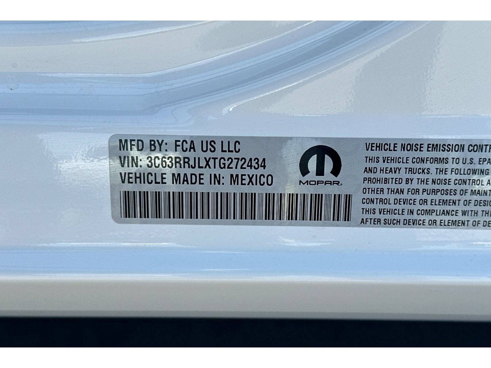 New 2026 RAM 3500 Laramie AWD/4WD image 29