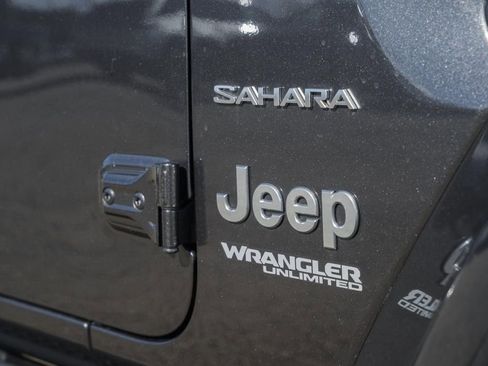 Used 2020 Jeep Wrangler Unlimited Sahara image 14