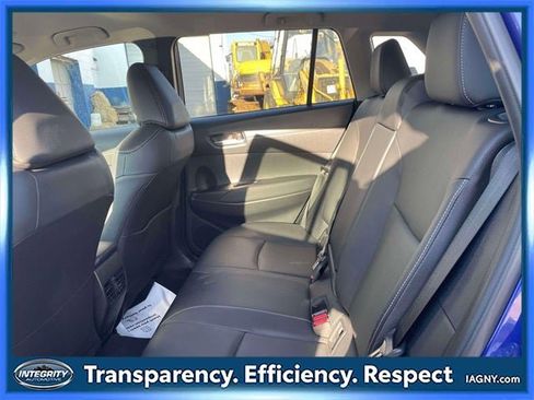 Used 2023 Toyota Corolla Cross XLE image 12