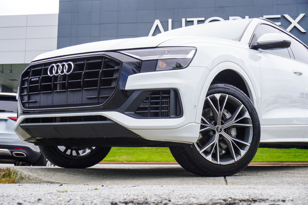 Used 2022 Audi Q8 Premium AWD/4WD image 2