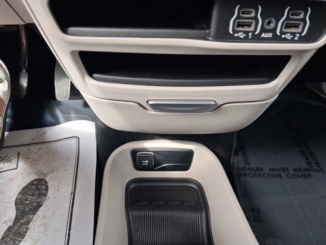 Used 2024 Chrysler Pacifica Touring-L FWD image 20