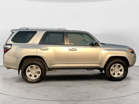 Used 2015 Toyota 4Runner SR5 AWD/4WD image 4