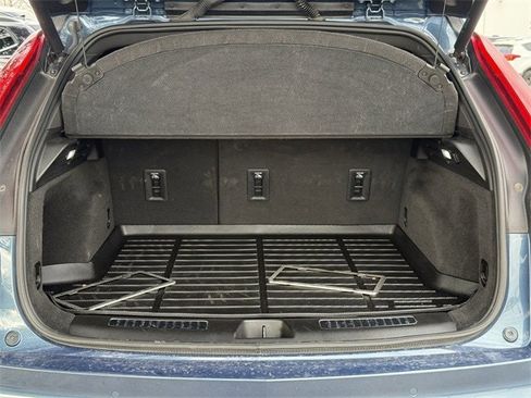 Used 2024 Cadillac XT4 Premium Luxury image 31