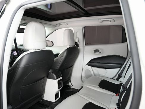 Used 2018 Jeep Compass Latitude image 31