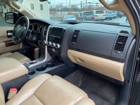 Used 2012 Toyota Sequoia Platinum image 12
