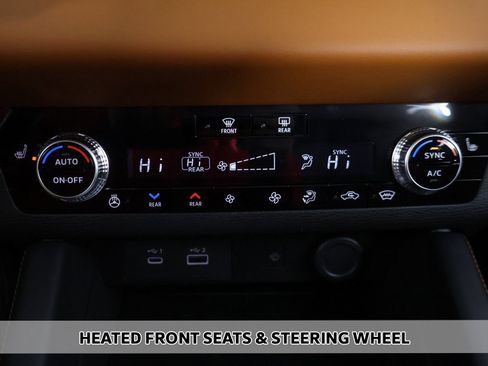 New 2025 Mitsubishi Outlander SEL image 9