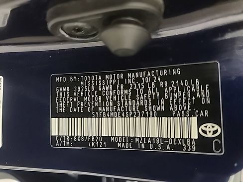 Used 2025 Toyota Corolla LE FWD image 39