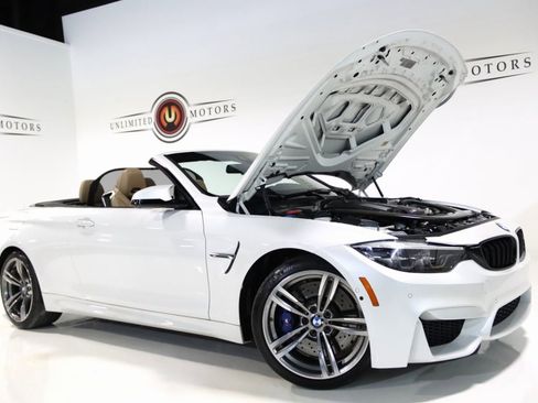 Used 2018 BMW M4 Convertible image 35