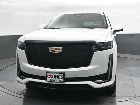 Used 2024 Cadillac Escalade ESV Sport Platinum AWD/4WD image 6