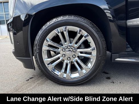 Used 2018 Cadillac Escalade Luxury w/ LPO, Radiant Package image 27