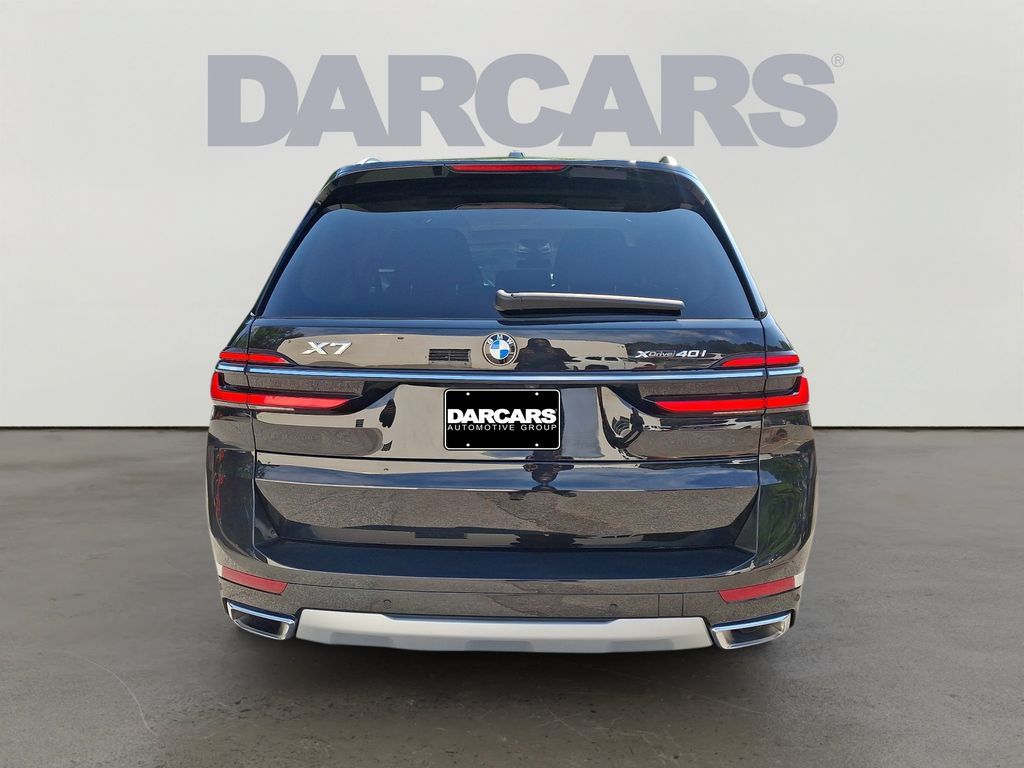 Used 2025 BMW X7 xDrive40i w/ Premium Package AWD/4WD image 5