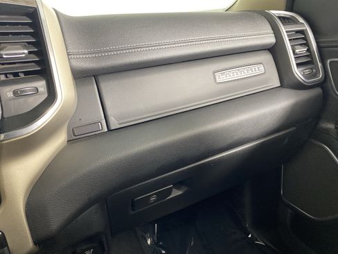 Used 2019 RAM 1500 Laramie AWD/4WD image 31