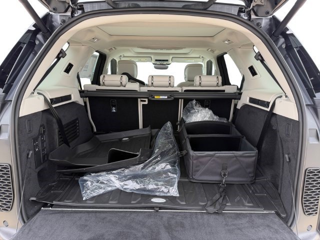 New 2026 Land Rover Discovery S AWD/4WD image 18