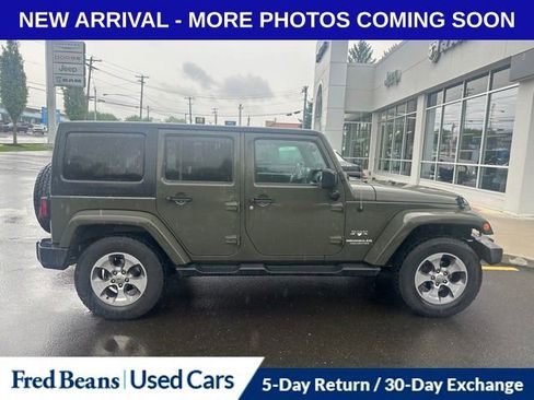 Used 2016 Jeep Wrangler Unlimited Sahara w/ Dual Top Group AWD/4WD image 3