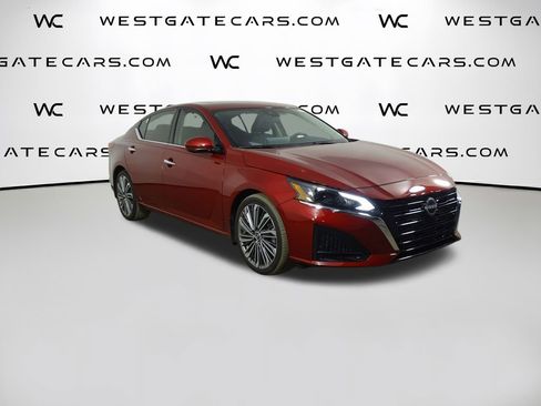 Used 2024 Nissan Altima 2.5 SL image 2