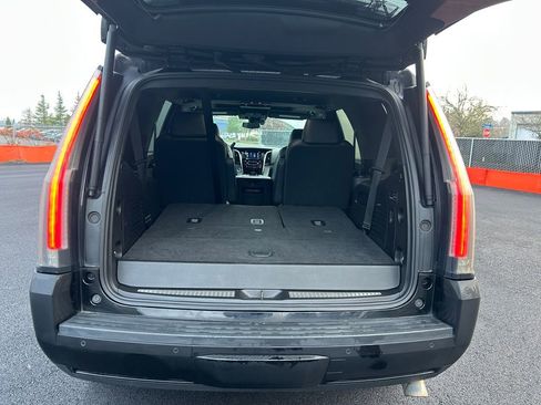 Used 2020 Cadillac Escalade Platinum image 24