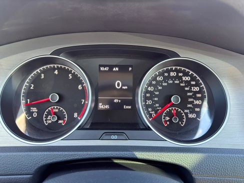 Used 2016 Volkswagen Golf SE image 19