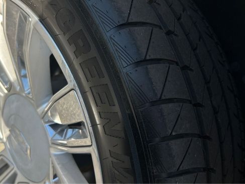 Used 2017 Cadillac Escalade Platinum RWD image 61