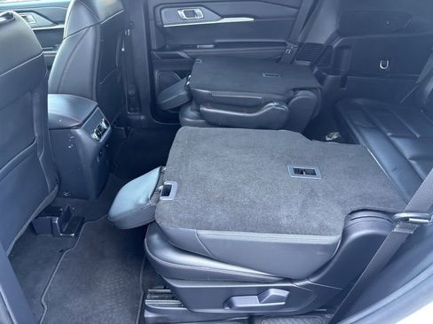 Used 2025 Ford Explorer ST-Line AWD/4WD image 25