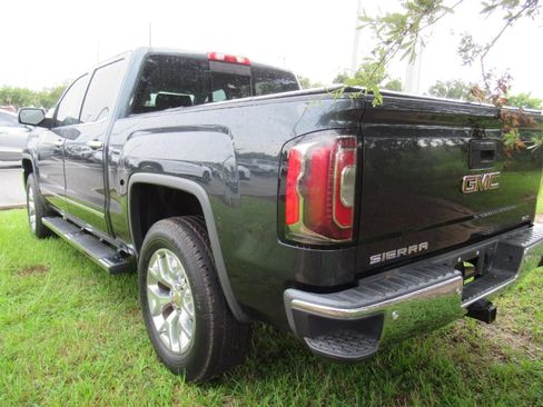 Used 2017 GMC Sierra 1500 SLT AWD/4WD image 3