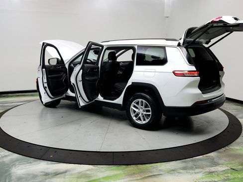 Used 2021 Jeep Grand Cherokee L Laredo w/ Luxury Tech Group I AWD/4WD image 12