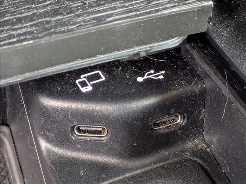 Used 2022 Mercedes-Benz GLE 450 4MATIC image 16