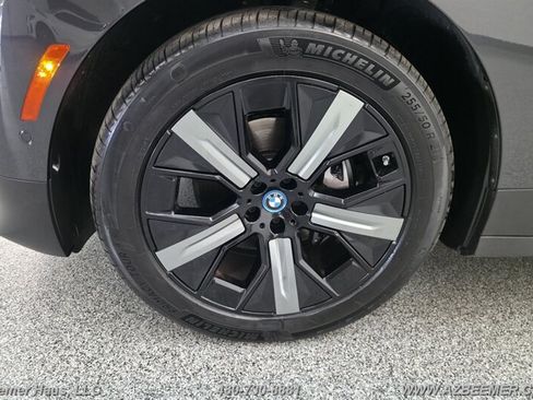 Used 2023 BMW iX xDrive50 w/ Convenience Package AWD/4WD image 33