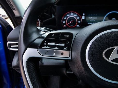 Used 2024 Hyundai Elantra Limited image 17