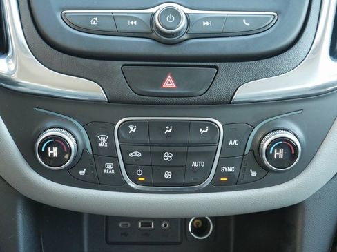 Used 2020 Chevrolet Equinox LT w/ Driver Convenience Package image 20