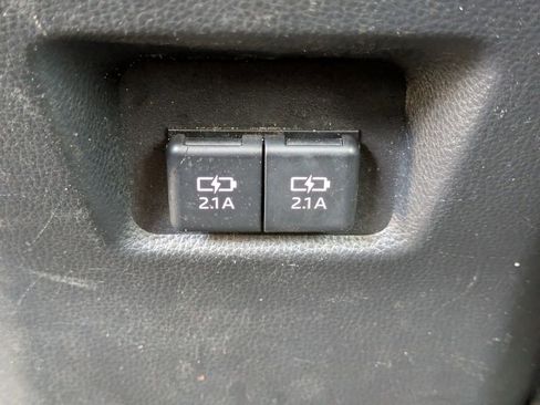 Used 2021 Toyota RAV4 XLE w/ Convenience Package image 16