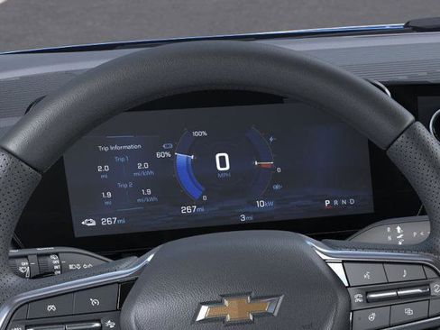 New 2025 Chevrolet Equinox EV LT image 18