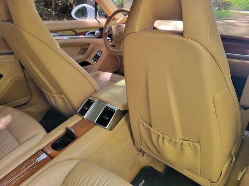 Used 2011 Porsche Panamera image 12