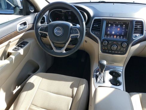 Used 2017 Jeep Grand Cherokee Laredo w/ Quick Order Package 2BE image 15