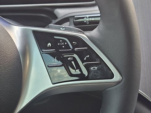 New 2026 Mercedes-Benz EQE 320 4MATIC SUV image 28