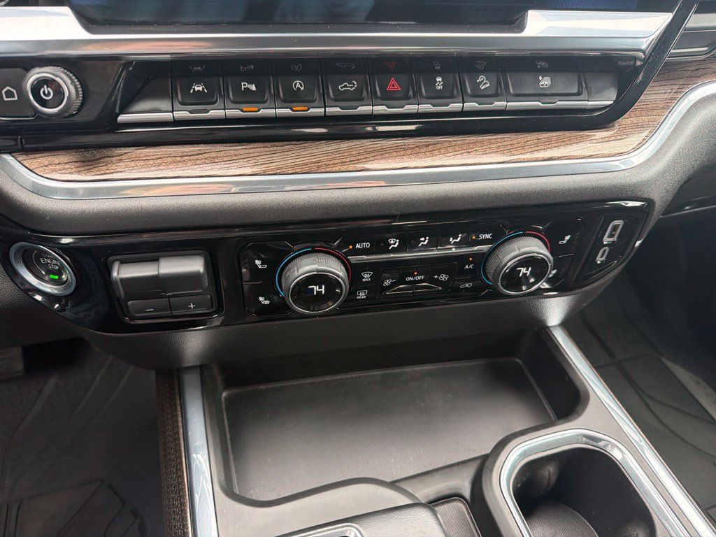 Used 2024 Chevrolet Silverado 1500 LT w/ Z71 Off-Road Package AWD/4WD image 25