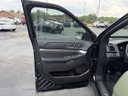 Used 2018 Ford Explorer Sport w/ Equipment Group 401A AWD/4WD image 23