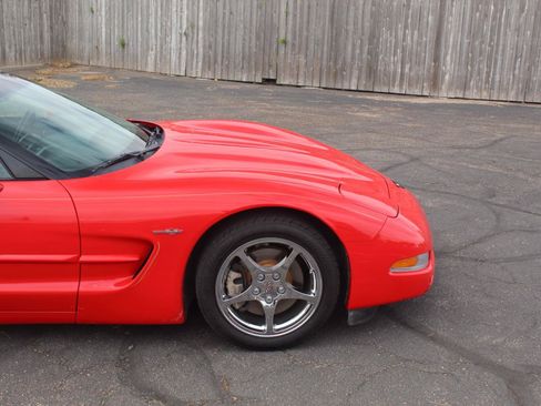 Used 1999 Chevrolet Corvette Convertible w/ Memory Pkg RWD image 18