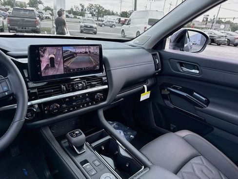 New 2026 Nissan Pathfinder Platinum AWD/4WD image 20
