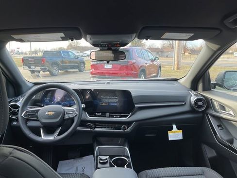 New 2026 Chevrolet Equinox LT image 12