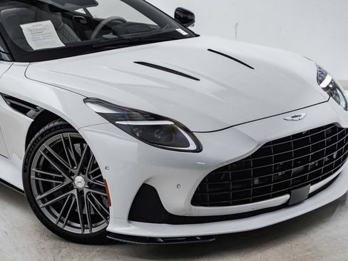 Used 2024 Aston Martin DB12 Coupe image 15