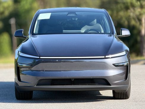 Used 2026 Tesla Model Y 2WD image 3
