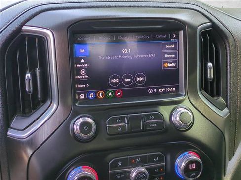 Used 2021 GMC Sierra 2500 AT4 w/ AT4 Premium Plus Package AWD/4WD image 18