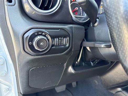 Used 2022 Jeep Wrangler Unlimited Rubicon w/ Trailer Tow Package image 39