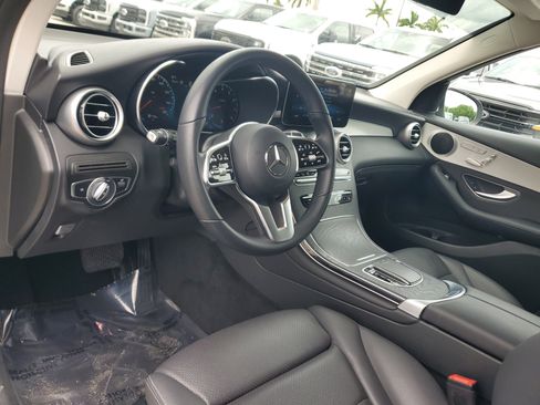 Used 2022 Mercedes-Benz GLC 300 image 9