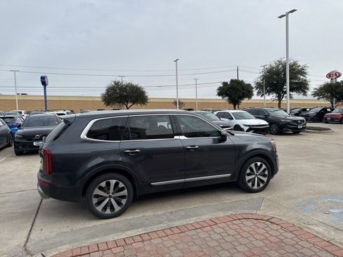 Used 2021 Kia Telluride S image 2