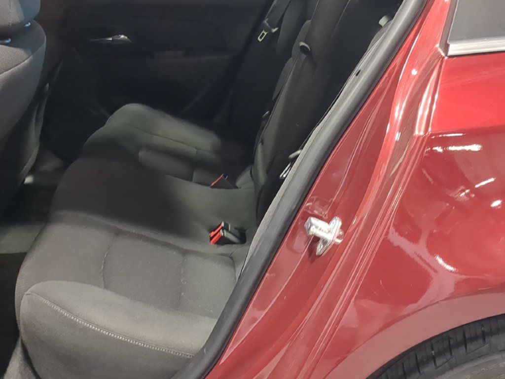 Used 2016 Chevrolet Cruze LT FWD image 22