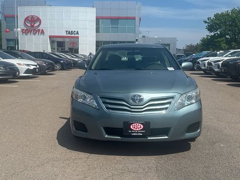 Used 2011 Toyota Camry LE w/ LE Extra-Value Pkg FWD image 3
